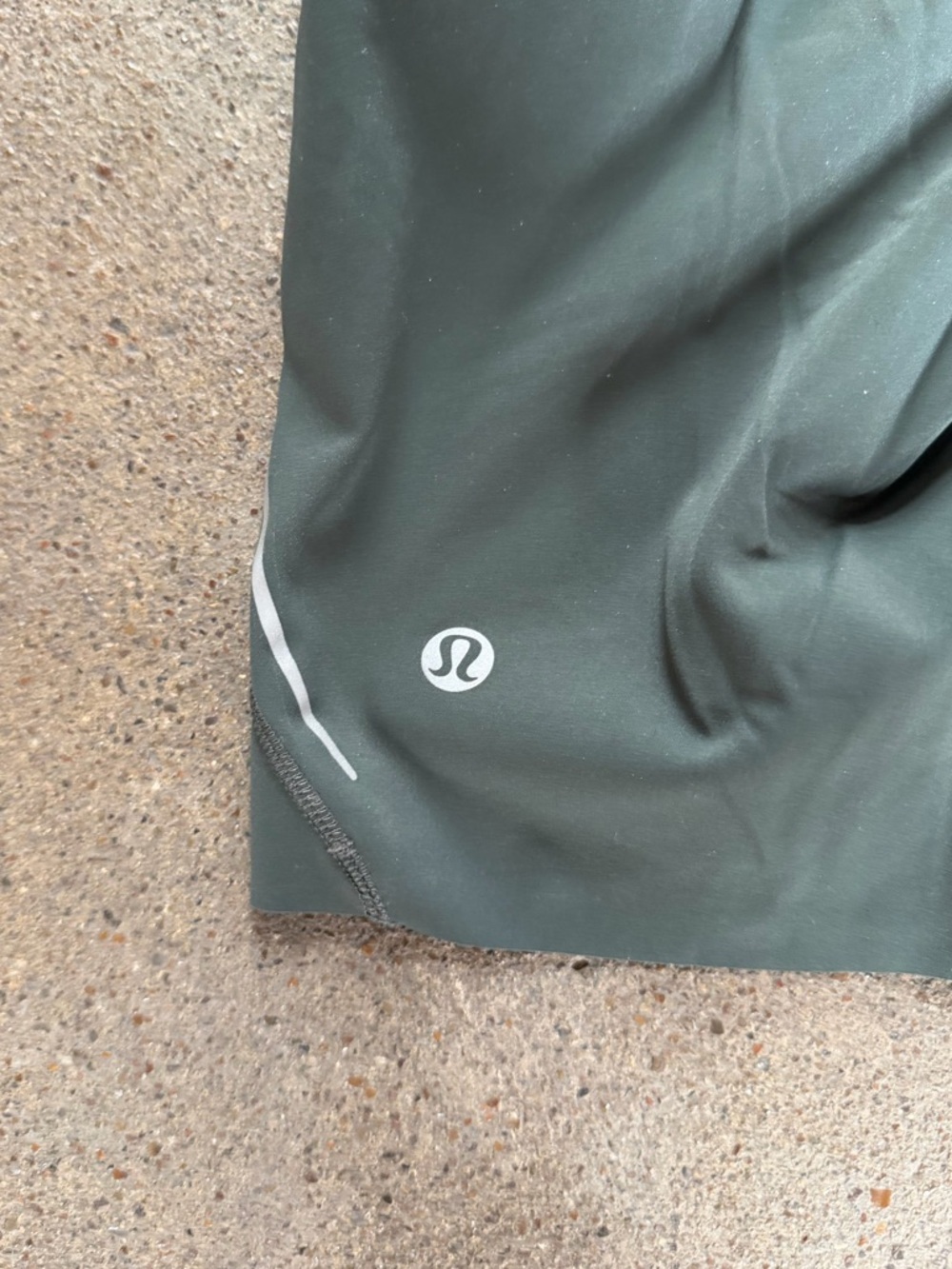 NWT Lululemon Base Pace High Rise Reflective Short 8" in Smoked Spruce Size 4 - Picture 11 of 11